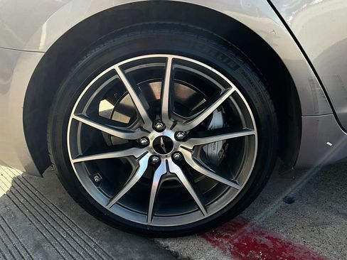 Used 2025 Genesis G70 2.5T image 9