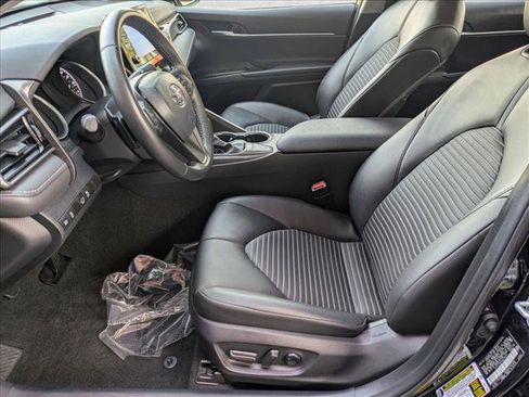 Used 2024 Toyota Camry SE image 15