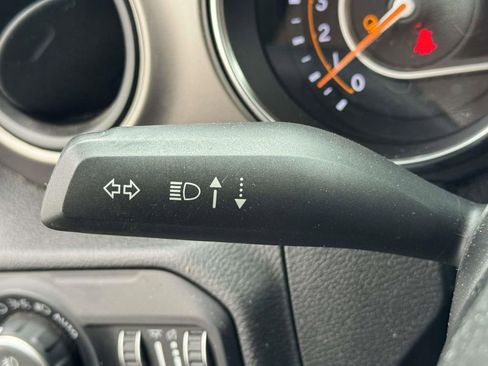 Used 2021 Jeep Gladiator Sport image 20