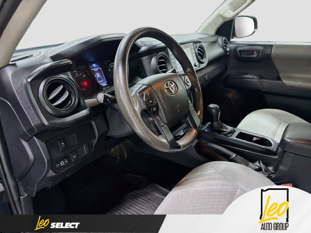 Used 2021 Toyota Tacoma SR AWD/4WD image 12