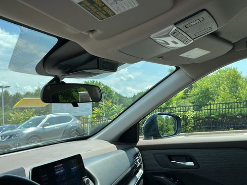 Certified 2023 Nissan Rogue SV image 21