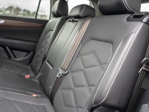 Used 2024 Volkswagen Atlas SE image 26