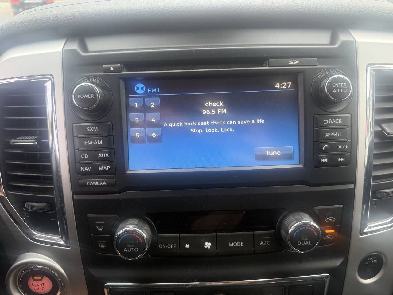 Used 2017 Nissan Titan SV RWD image 26