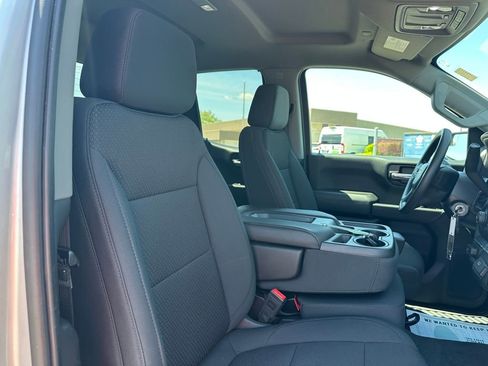 Certified 2020 Chevrolet Silverado 1500 Custom w/ Custom Value Package AWD/4WD image 17