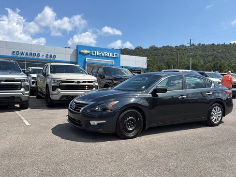 Used 2014 Nissan Altima 2.5 S FWD image 1
