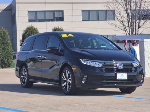 Certified 2024 Honda Odyssey Touring image 4