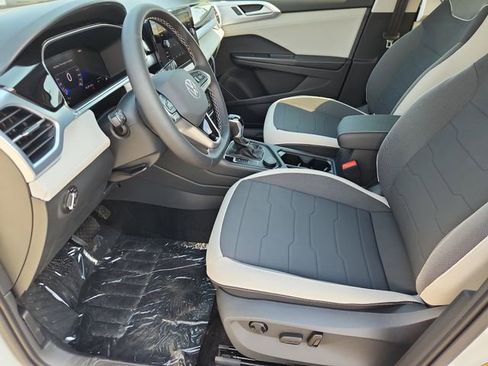 New 2025 Volkswagen Taos SE image 7