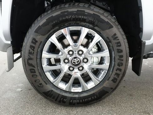 Used 2025 Toyota Tacoma Limited image 7