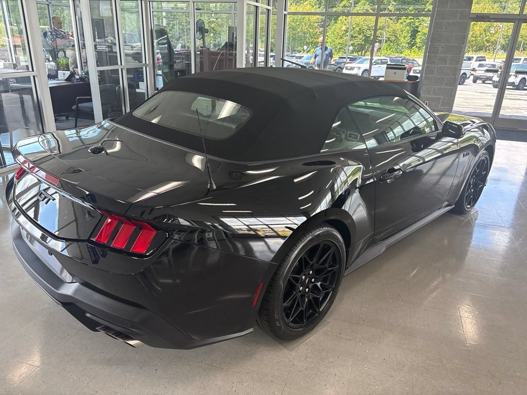 Used 2026 Ford Mustang GT Premium w/ GT Performance Package RWD image 6