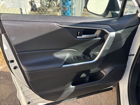Used 2025 Toyota RAV4 XLE image 20