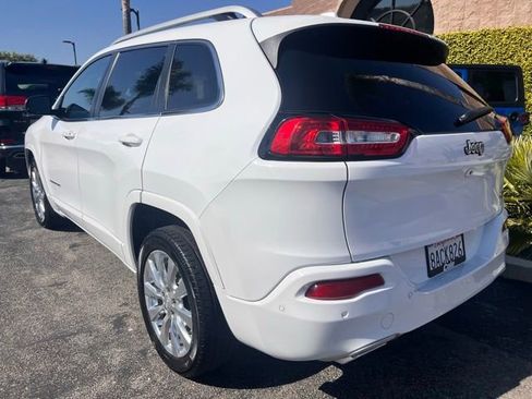 Used 2017 Jeep Cherokee Overland w/ Technology Group FWD image 10