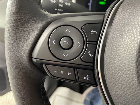 Used 2025 Toyota Corolla XLE image 12