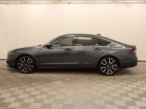 Used 2023 Honda Accord Touring image 2