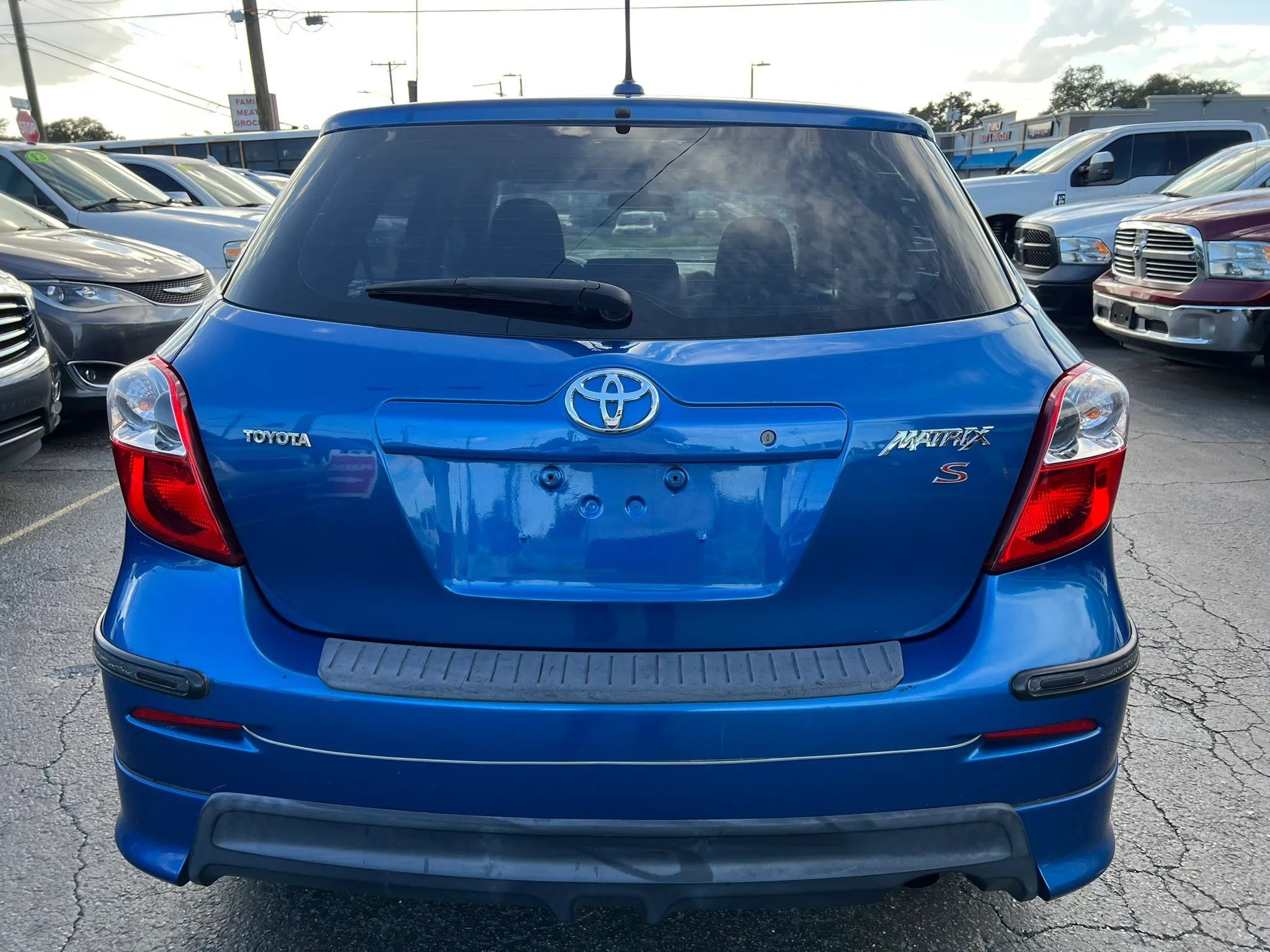 Used 2009 Toyota Matrix S w/ All Weather Guard Pkg FWD image 5