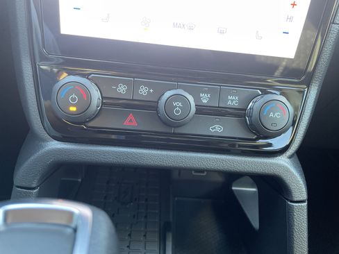 New 2025 Ford Ranger XLT w/ Equipment Group 301A High image 25