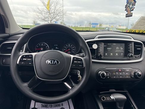 Used 2020 Kia Sorento LX image 23