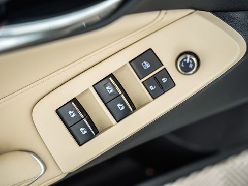 Used 2020 Toyota Avalon XLE w/ Moonroof Package image 41