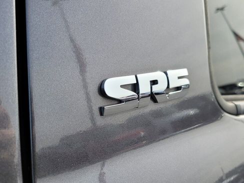 Used 2017 Toyota Tundra SR5 w/ TRD Off Road Package AWD/4WD image 12