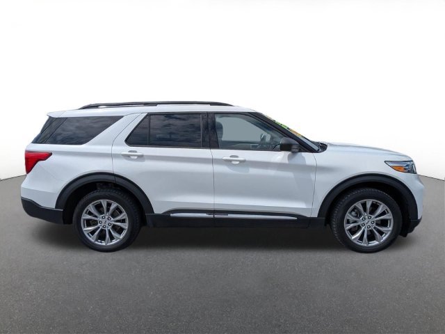 Certified 2023 Ford Explorer XLT w/ Equipment Group 202A AWD/4WD image 2