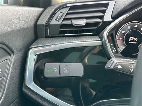 Used 2024 Audi Q3 2.0T Premium Plus image 32