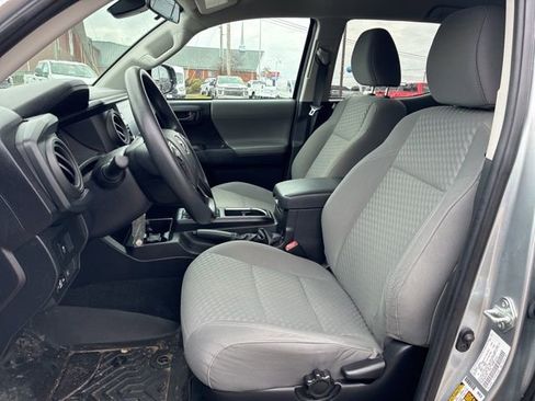 Used 2022 Toyota Tacoma SR image 11