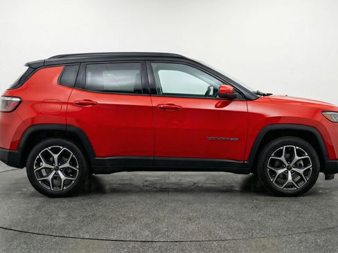 Used 2025 Jeep Compass Limited AWD/4WD image 11