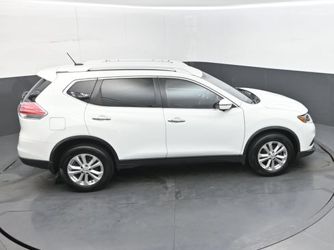 Used 2016 Nissan Rogue SV w/ SV Premium Package AWD/4WD image 38