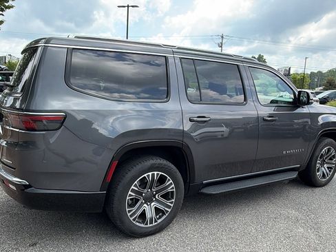 Used 2024 Jeep Wagoneer Series II w/ Flexible Seating Group RWD image 8
