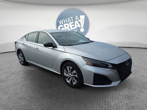 Used 2023 Nissan Altima 2.5 S image 1