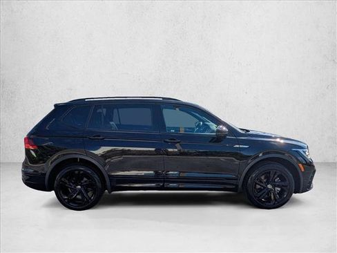 Used 2023 Volkswagen Tiguan SE R-Line image 4