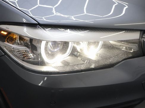 Used 2019 BMW 530i xDrive image 28