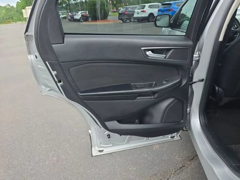 Used 2018 Ford Edge SE FWD image 38