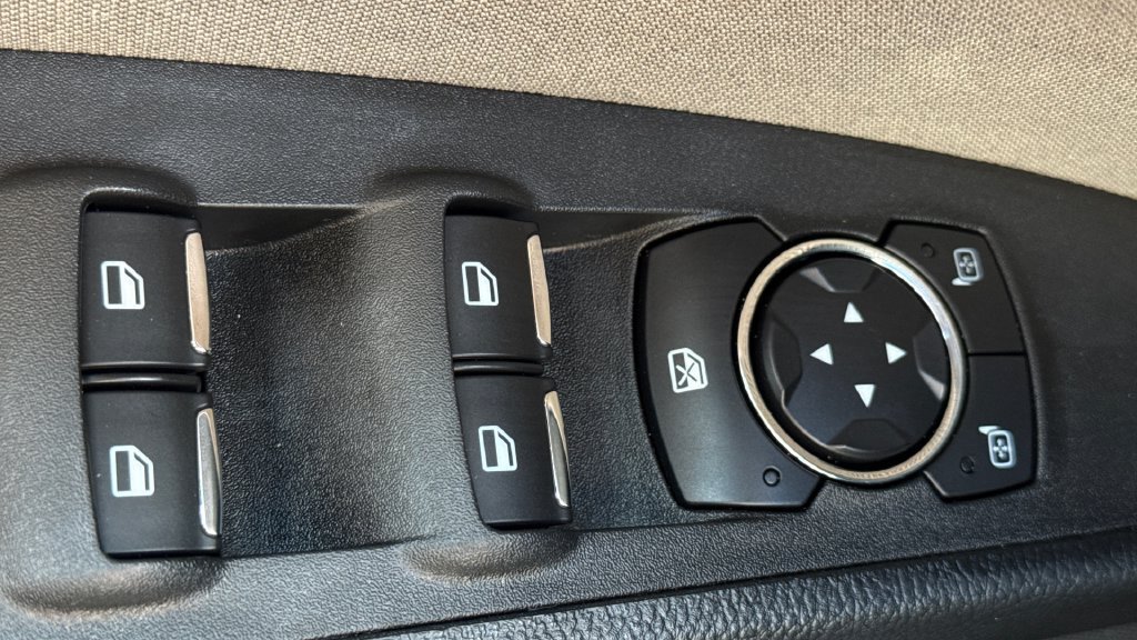Used 2018 Ford Fusion S FWD image 32