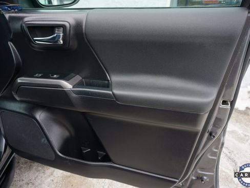 Used 2021 Toyota Tacoma TRD Off-Road w/ Technology Package image 21