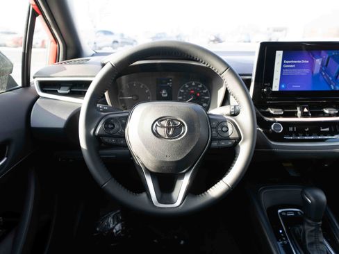 Used 2025 Toyota Corolla SE w/ SE Package image 21