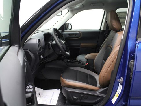 Used 2024 Ford Bronco Sport Outer Banks w/ Tech Package image 12