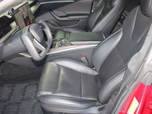 Used 2022 Tesla Model S AWD image 4