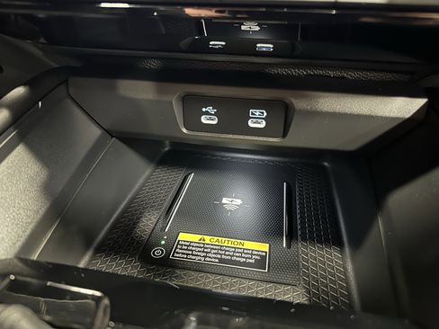 Used 2023 Honda Accord Touring image 14