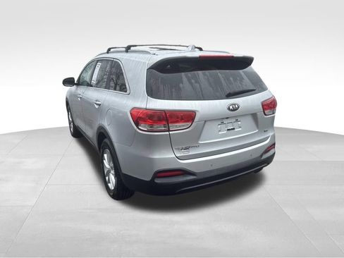 Used 2016 Kia Sorento LX w/ LX Convenience Package image 26