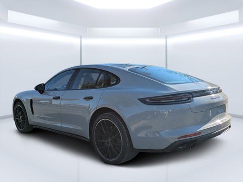 Used 2018 Porsche Panamera 4S image 8