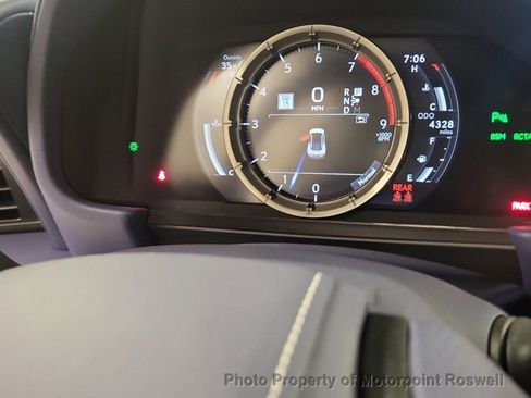 Used 2024 Lexus LC 500 Coupe image 4