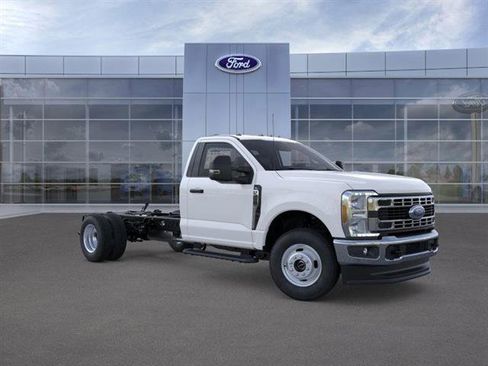 New 2026 Ford F350 XL w/ XL Chrome Package image 8