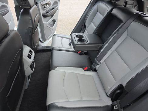 Used 2022 GMC Terrain SLT FWD image 14