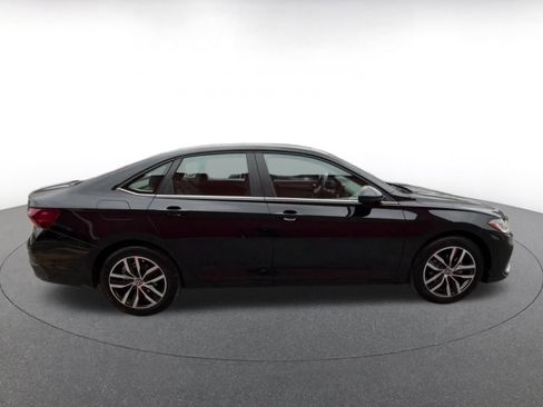 Used 2025 Volkswagen Jetta SE image 15