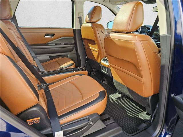 Used 2022 Nissan Pathfinder Platinum AWD/4WD image 15
