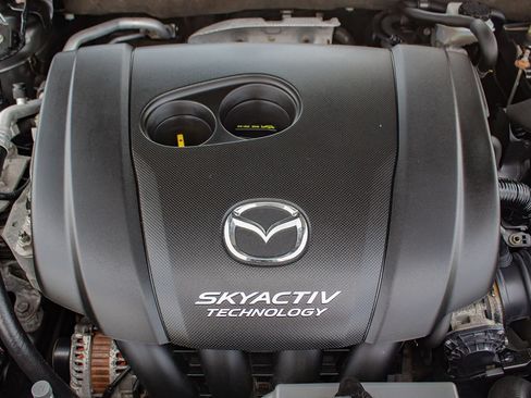 Used 2017 MAZDA MAZDA3 Touring FWD image 2