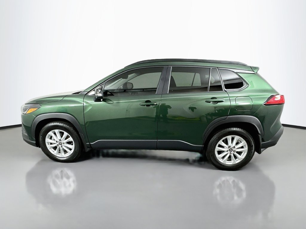 Certified 2025 Toyota Corolla Cross LE w/ Moonroof Package FWD image 8
