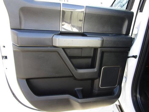 Used 2018 Ford F150 Raptor w/ Equipment Group 802A Luxury image 32