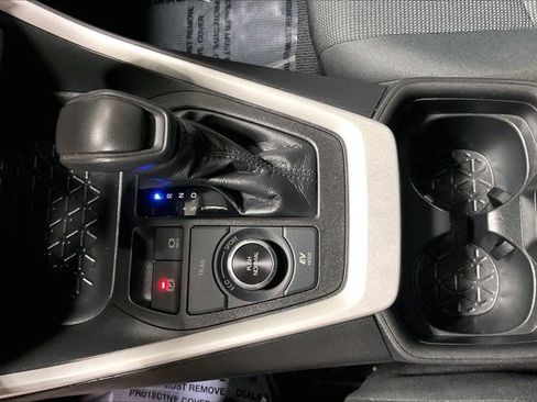 Used 2021 Toyota RAV4 LE image 41