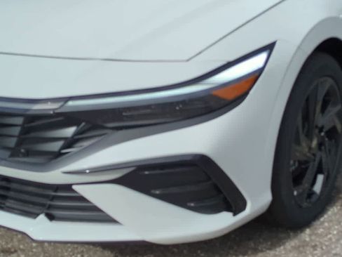 New 2026 Hyundai Elantra SEL Sport FWD image 11